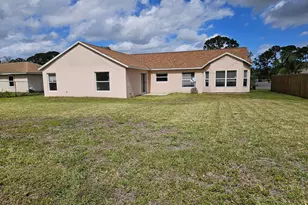 570 Ontario St NW, Palm Bay, FL 32907 - Photo 4