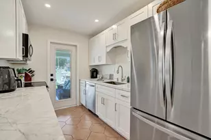 2866 NE 30th St, Fort Lauderdale, FL 33306 - Photo 12
