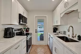 2866 NE 30th St, Fort Lauderdale, FL 33306 - Photo 14
