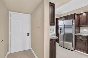 6061 Balboa Cir, Boca Raton, FL 33433 - Photo 4