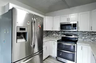 295 Woodland Rd, Palm Springs, FL 33461 - Photo 20