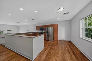2700 NE 8th Ave, Wilton Manors, FL 33334 - Photo 10