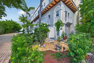 2700 NE 8th Ave, Wilton Manors, FL 33334 - Photo 1