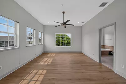 2700 NE 8th Avenue, Wilton Manors, FL 33334 - Photo 12