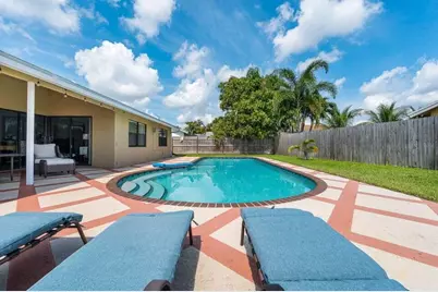 9102 Bedford Drive, Boca Raton, FL 33434 - Photo 2