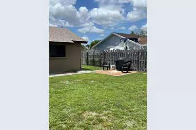 8511 NW 8th Street, Pembroke Pines, FL 33024 - Photo 26