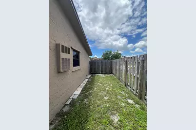 8511 NW 8th Street, Pembroke Pines, FL 33024 - Photo 32
