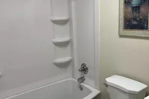 8511 NW 8th St, Pembroke Pines, FL 33024 - Photo 14