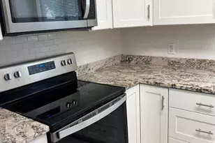 8511 NW 8th St, Pembroke Pines, FL 33024 - Photo 8