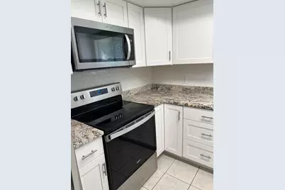 8511 NW 8th Street, Pembroke Pines, FL 33024 - Photo 10