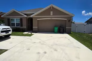 2101 SE Floresta Dr, Port Saint Lucie, FL 34984 - Photo 2
