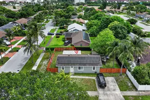 202 Elaine Cir W, West Palm Beach, FL 33409 - Photo 36