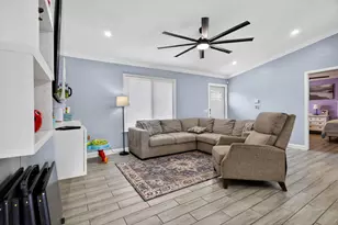 202 Elaine Cir W, West Palm Beach, FL 33409 - Photo 6