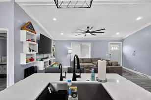 202 Elaine Cir W, West Palm Beach, FL 33409 - Photo 14