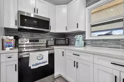 202 Elaine Circle W, West Palm Beach, FL 33409 - Photo 12