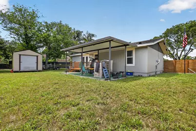 202 Elaine Circle W, West Palm Beach, FL 33409 - Photo 34