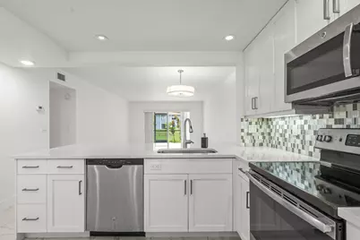 3090 Holiday Springs Boulevard #Unit 109, Margate, FL 33063 - Photo 6