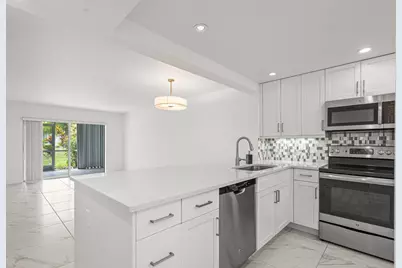 3090 Holiday Springs Boulevard #Unit 109, Margate, FL 33063 - Photo 4