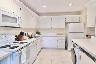 19 Westgate Ln, Boynton Beach, FL 33436 - Photo 10