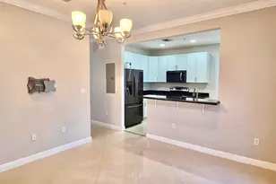 2851 W Prospect Rd, Tamarac, FL 33309 - Photo 10