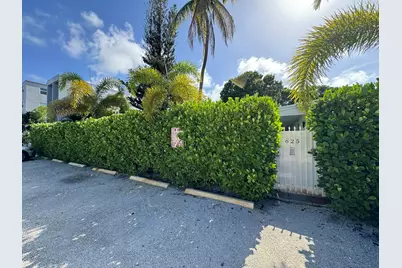 625 NE 14th Avenue #4, Fort Lauderdale, FL 33304 - Photo 1