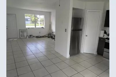 330 NW 38th Street, Deerfield Beach, FL 33064 - Photo 10