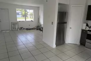 330 NW 38th St, Deerfield Beach, FL 33064 - Photo 10
