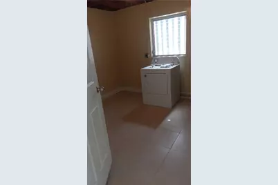 330 NW 38th Street, Deerfield Beach, FL 33064 - Photo 8