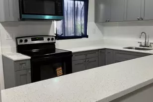 322 SW 2nd St, Pompano Beach, FL 33060 - Photo 8