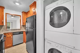 1021 Mockingbird Ln, Plantation, FL 33324 - Photo 16