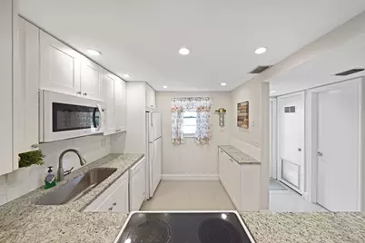 100 Berkley Road #109, Hollywood, FL 33024 - Photo 8