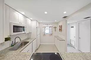 100 Berkley Rd, Hollywood, FL 33024 - Photo 8