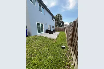 1933 NW 99th Avenue, Pembroke Pines, FL 33024 - Photo 8
