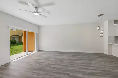 560 St Tropez Lane, Margate, FL 33068 - Photo 10
