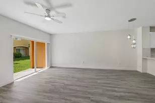 560 St Tropez Ln, Margate, FL 33068 - Photo 10