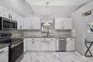 10469 Pelican Dr, Wellington, FL 33414 - Photo 16
