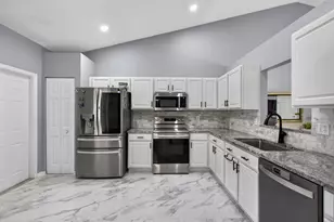 10469 Pelican Dr, Wellington, FL 33414 - Photo 14