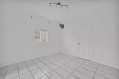 1114 NW 39th Street, Miami, FL 33127 - Photo 10