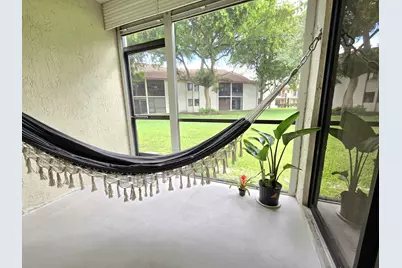 5577 Courtyard Drive, Margate, FL 33063 - Photo 10