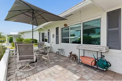 709 SW 15th Street, Boynton Beach, FL 33426 - Photo 2