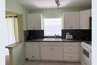 1216 S S Lakes End Drive #Apt D, Fort Pierce, FL 34982 - Photo 8