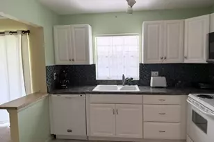 1216 S S Lakes End Dr, Fort Pierce, FL 34982 - Photo 8