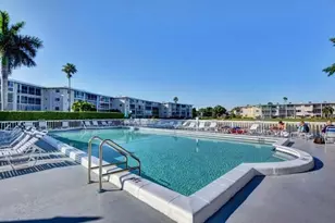 2616 N Garden Dr N, Lake Worth, FL 33461 - Photo 2