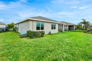 2770 NE Breezeway Cir, Ocean Breeze, FL 34957 - Photo 28