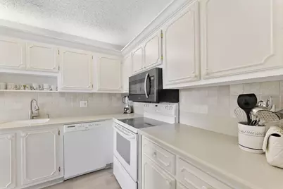 1110 Boxwood Drive #202, Delray Beach, FL 33445 - Photo 8