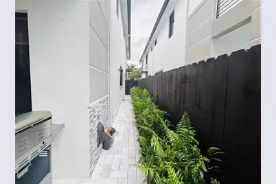 310 SW 9th Street #1, Fort Lauderdale, FL 33315 - Photo 24