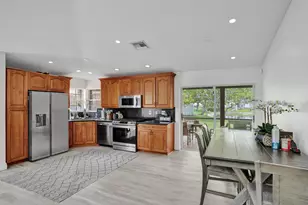 13525 NW 5th Ct, Plantation, FL 33325 - Photo 4