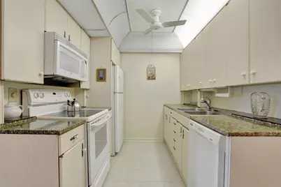 432 Grantham #B, Deerfield Beach, FL 33442 - Photo 12