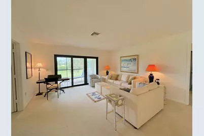9 Stratford Drive E #B, Boynton Beach, FL 33436 - Photo 2
