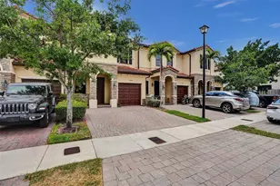 8768 NW 98th Ave, Doral, FL 33178 - Photo 2